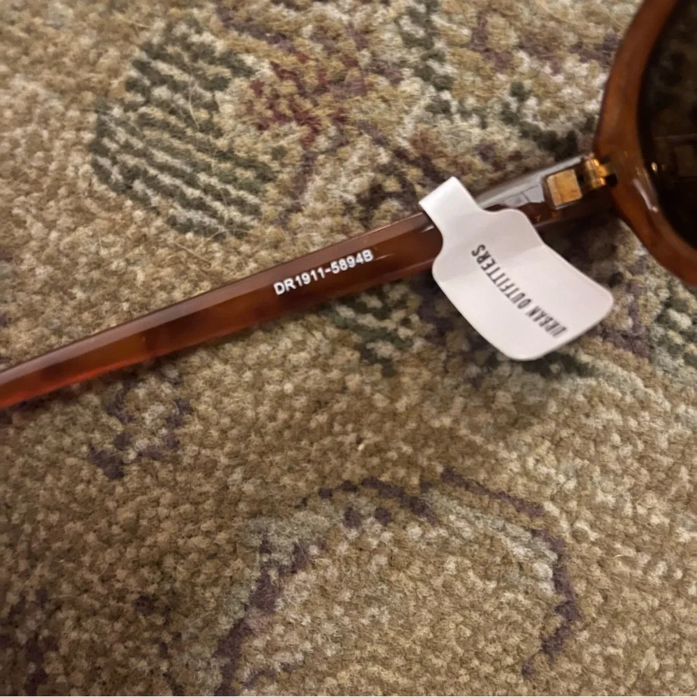 Sunglasses - Picture 5 of 5